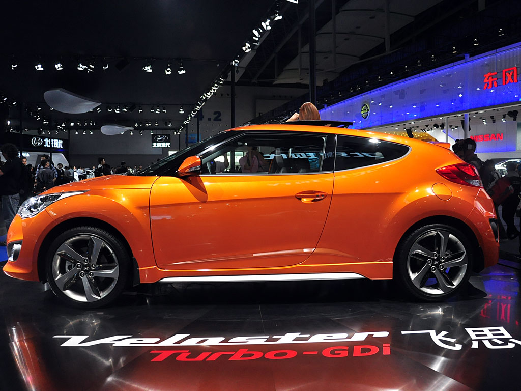 汽车图库 现代 进口现代 veloster飞思(19/107) 外观图片 参考成交价
