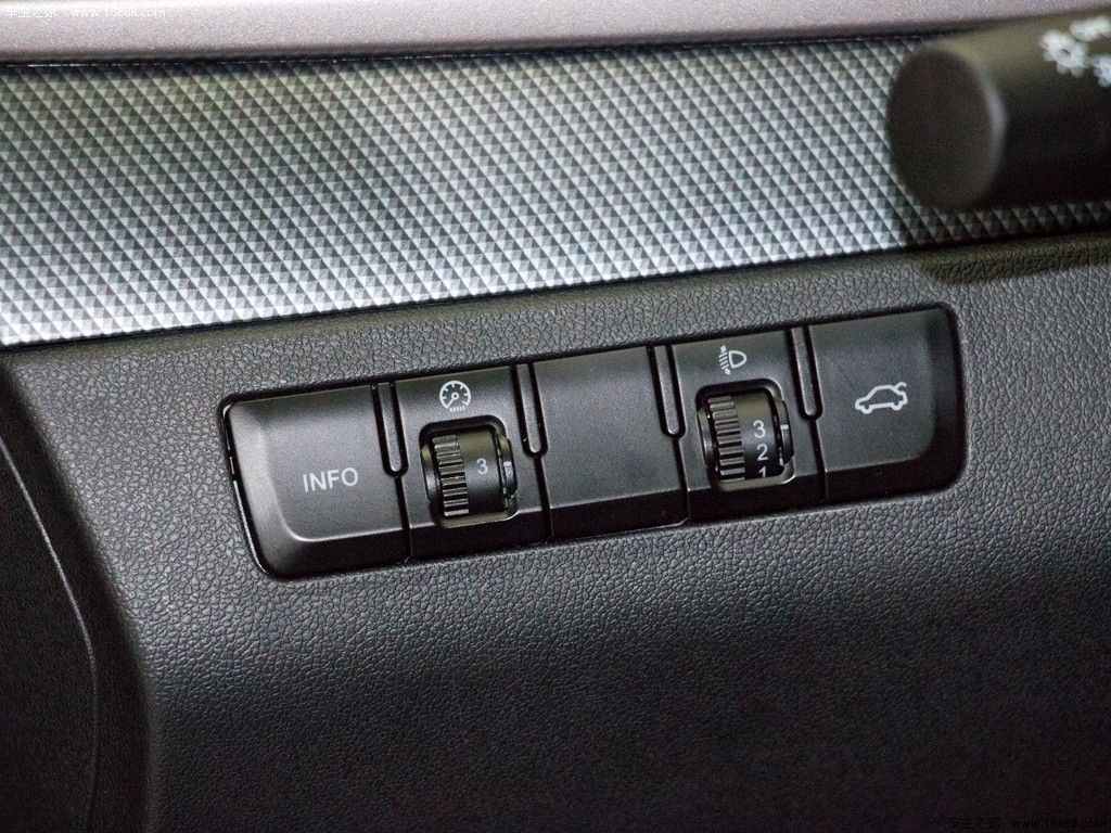 海马m615款 1.5t手动驭fun型