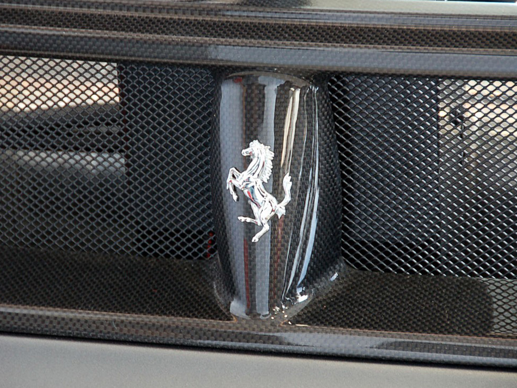 法拉利f430黑色09款 scuderia spider 16m车标