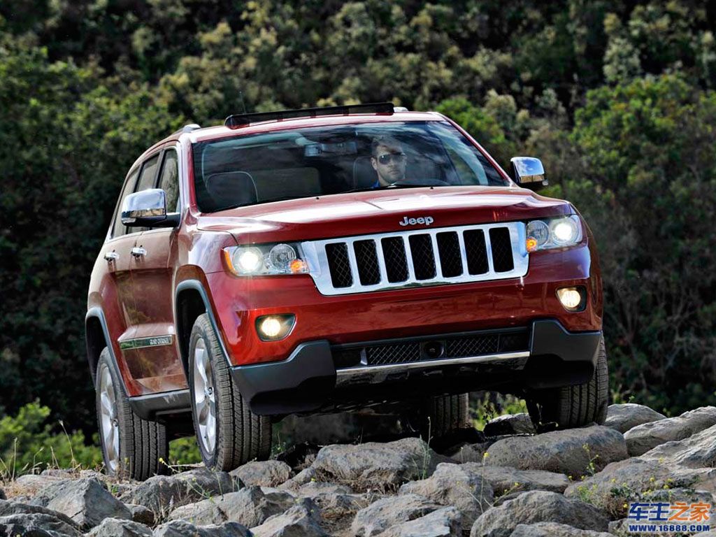汽车图库 吉普jeep 进口吉普 大切诺基(进口)(141/536) 外观 红色