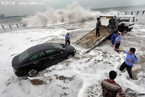 暴风雨袭击 台风过后应对爱车进行详细检查_养