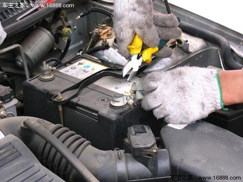 冬季汽车电瓶压力山大寿命如何延长_汽车文