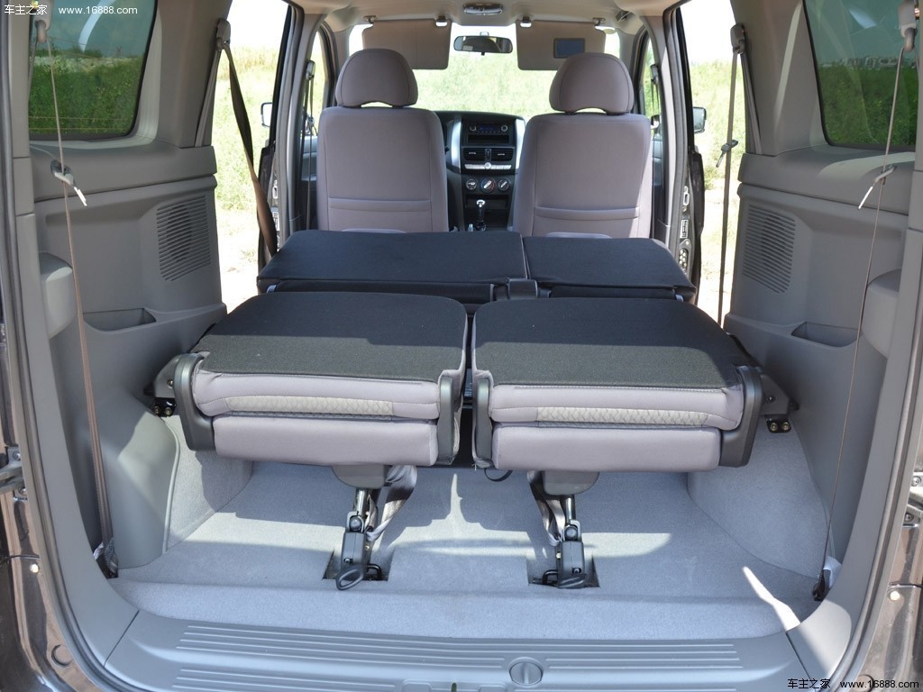 汽车图库 东风风度 郑州日产(东风标) 帅客(118/427) 内饰 1.