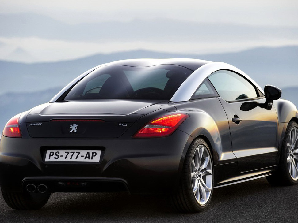 黑色进口标致308车身右后侧