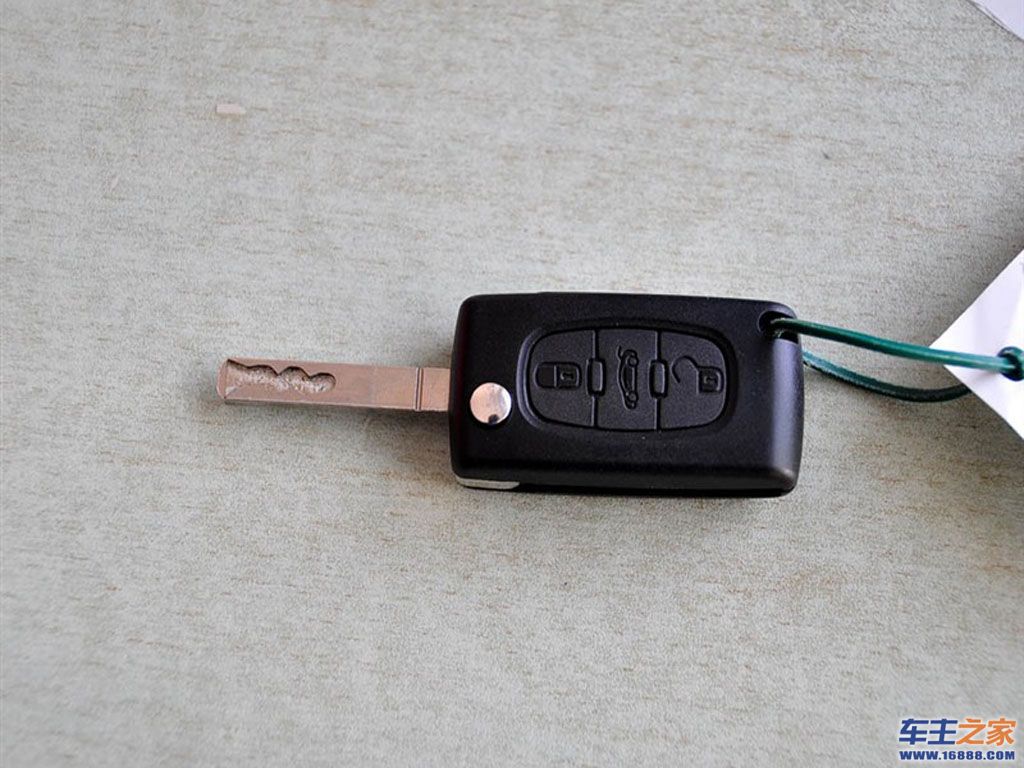 黑色 标致408车钥匙