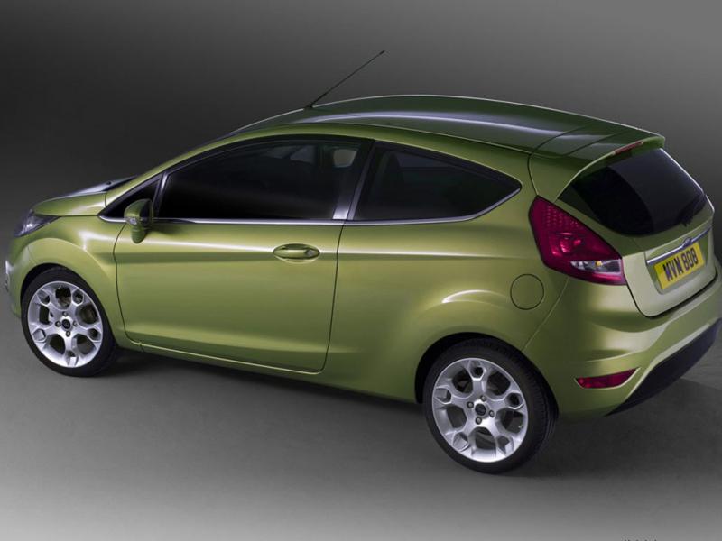 汽车图库 福特 进口福特 嘉年华(进口)(19/76) 外观 绿色海外嘉年华