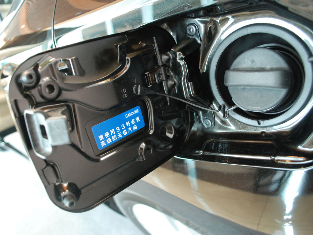 雷克萨斯es油箱