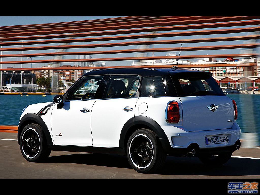 白色mini countryman