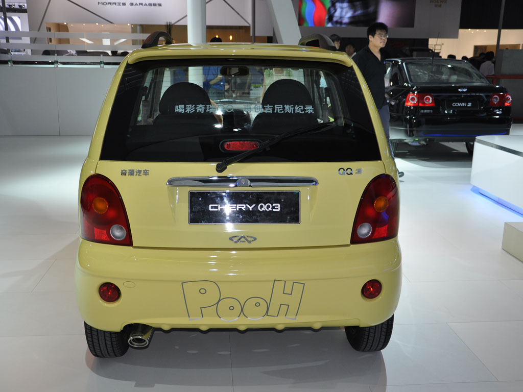 奇瑞qq 3正后方
